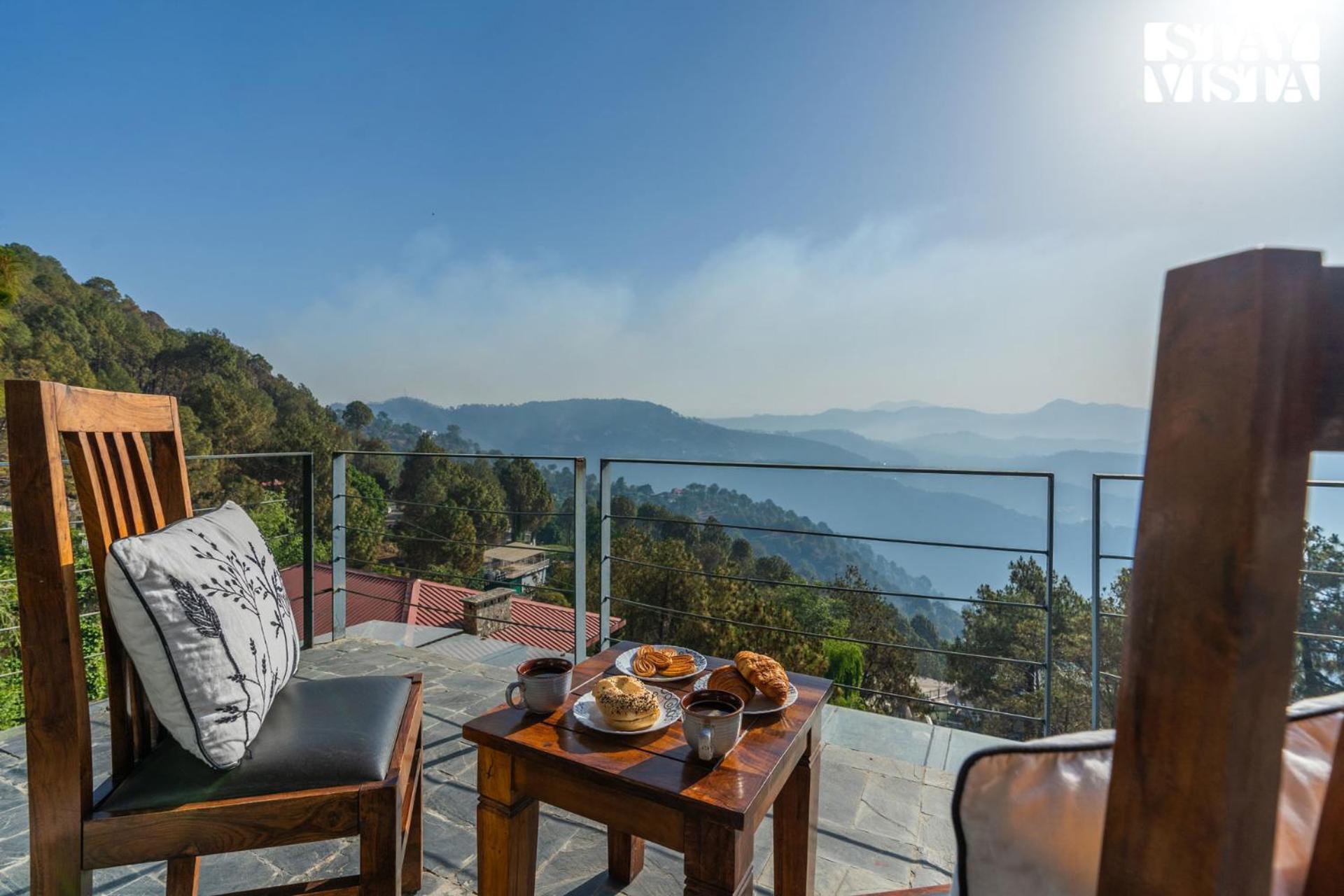 Stayvista At Hillcrest Villa With Valley View, Bonfire And Heater Kasauli Extérieur photo